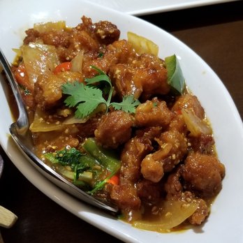 Momo Hut & Gardens - Saucy Chili Chicken, not too spicy. - Himalayan/Nepalese Near Me - Toronto, Ontario