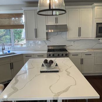 Pius Kitchen & Bath - after bigger island - Kitchen & Bath Near Me - Tacoma, Washington