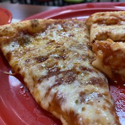 Juicy, cheesy fresh cheese pizza