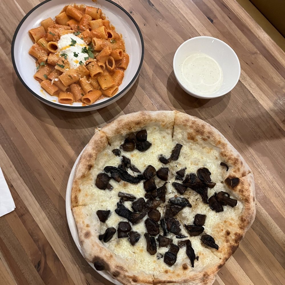 Spicy Vodka Rigatoni, Funghi Spicy Vodka Rigatoni, Funghi