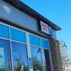 Honey Dew Donuts - Exterior