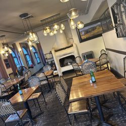 501 on Main - Upstairs