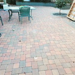 Amado Landscaping - Pavers remove