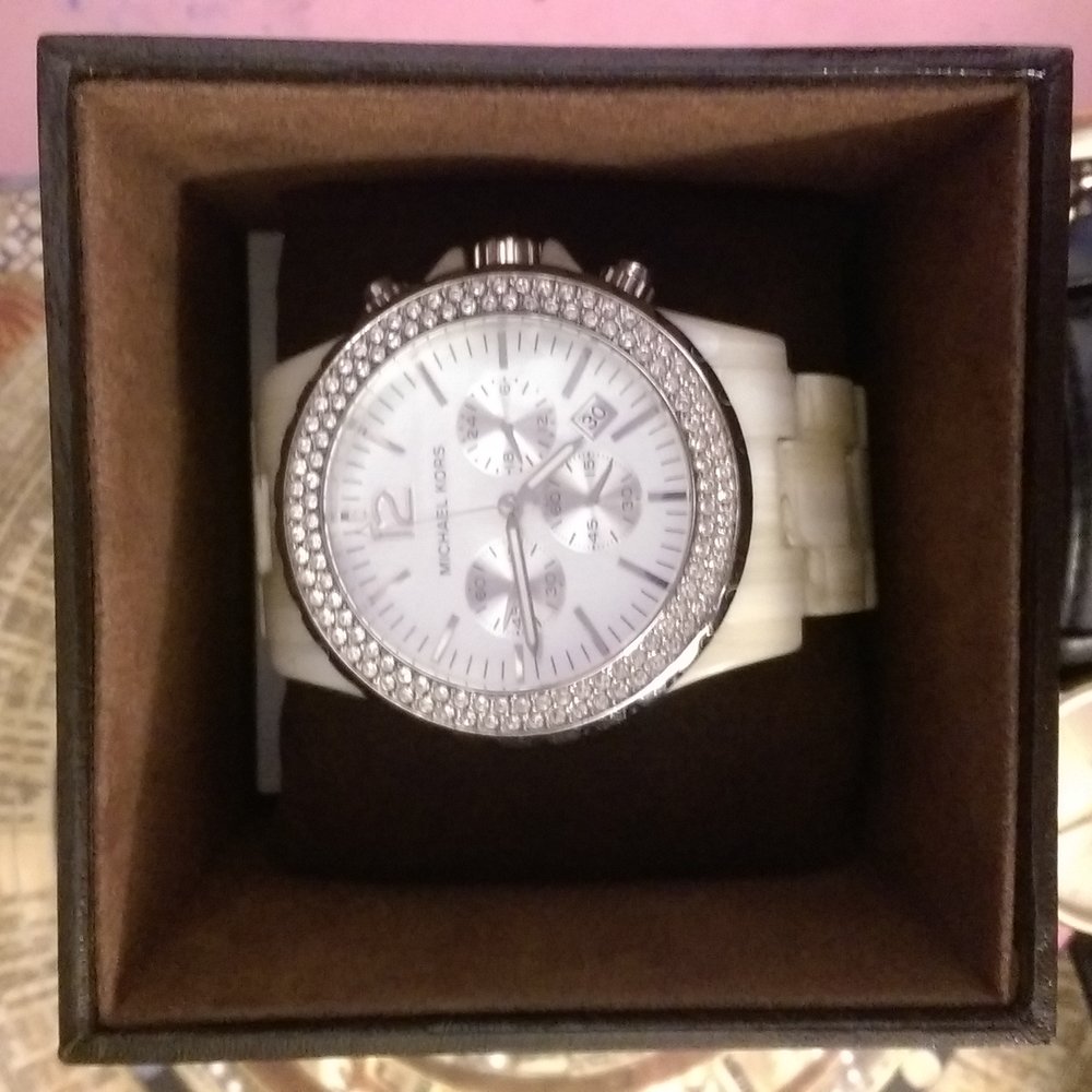 Michael Kors - Fitted at ala moana michael kors. - Accessories Near Me - Honolulu, Hawaii