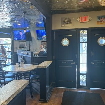 Point Lobster Bar & Grill - Seafood Near Me - Point Pleasant Beach, New Jersey