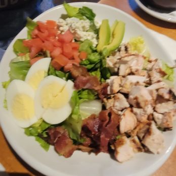Buffalo Brew Pub - Cobb Salad - Brewpubs Near Me - Williamsville, New York Buffalo Brew Pub - Cobb Salad - Brewpubs Near Me - Williamsville, New York