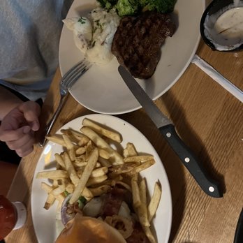 Applebee's Grill + Bar - 2 for $30 - Sports Bars Near Me - Bellevue, Washington