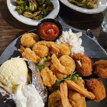 Ro's Grille - Fried shrimp with a baked potato, side of peppers and onions and grilled broccoli - Seafood Near Me - Athens, Alabama Ro's Grille - Fried shrimp with a baked potato, side of peppers and onions and grilled broccoli - Seafood Near Me - Athens, Alabama
