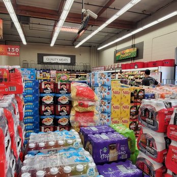 Smart & Final - a grocery store filled with products - Grocery Near Me - Los Angeles, California