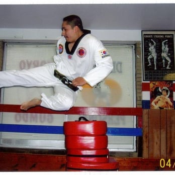 Golden Tigers - Instructor Vidal Rosales - Taekwondo Near Me - Chicago, Illinois Golden Tigers - Instructor Vidal Rosales - Taekwondo Near Me - Chicago, Illinois