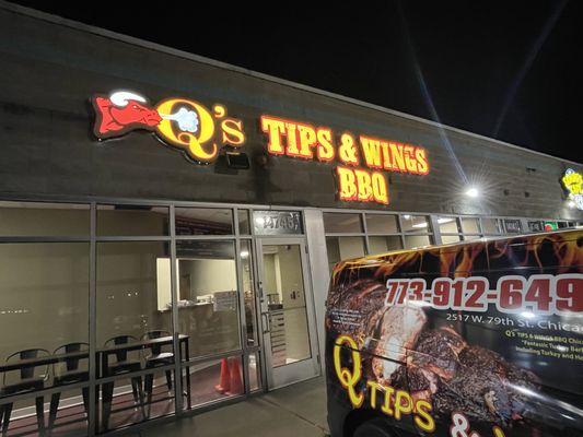 QS TIPS AND WINGS BBQ by null