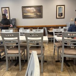 Hunan Cafe - Very clean dining area
