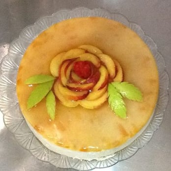 Yogorino - Torta Yogurt e pesca !! - Desserts Near Me - Milan, Michigan