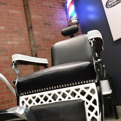 Windsor & Blade Barbery - 1920s barber chair