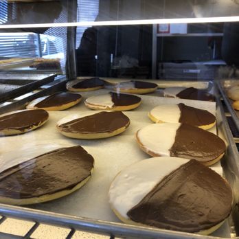 Bea's Bakery - As good as it gets - Bakeries Near Me - Tarzana, California