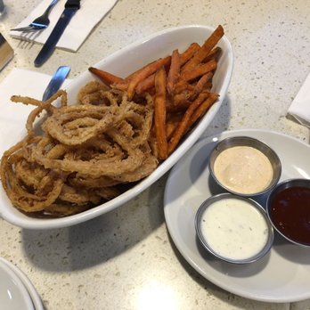 The Counter - Half and half onion rings and sweet potato fries - Burgers Near Me - Honolulu, Hawaii The Counter - Half and half onion rings and sweet potato fries - Burgers Near Me - Honolulu, Hawaii