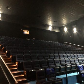 Cineplex Odeon Aurora - Cinema 6 (it's the same size as cinema 5 [AVX]) - Cinema Near Me - Aurora, Ontario