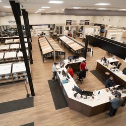 Schillings - Overview of Showroom