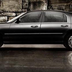 Advantage Transportation - Perfect for the corporate executive and the business traveler. Comfortable for 1-3passengers. Ideal for airport transfers.