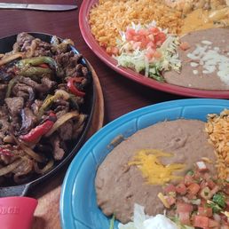 Shrimp a la crema on 2' plate :) fajitas are not low protein! Shrimp a la crema on 2' plate :) fajitas are not low protein!