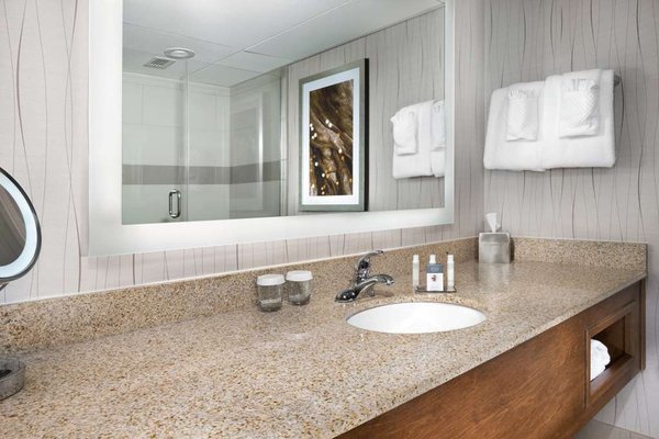 DoubleTree by Hilton Hotel Lawrence by null