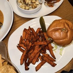 McCray's Tavern
