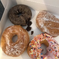 Dunkin' - Awful doughnuts!