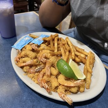 El Bucanero Embassy - Fried shrimp - Seafood Near Me - San Antonio, Texas
