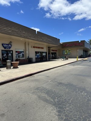 Waiʻanae Mall by null