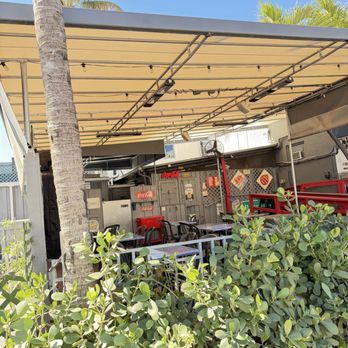 11th Street Diner - Outside - American Near Me - Miami Beach, Florida