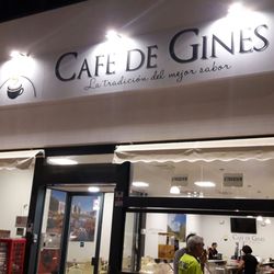 Café de Gines - Buen servicio y ambiente familiar