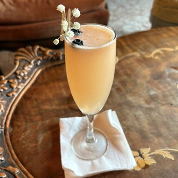 Next Door Lounge - ROSE-LY - Lounges Near Me - Northbrook, Illinois