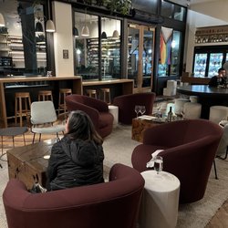 Hi-Fi Wine - Seating area