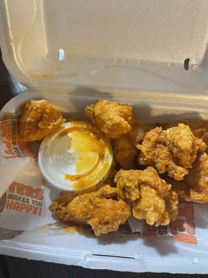 Hooters by null