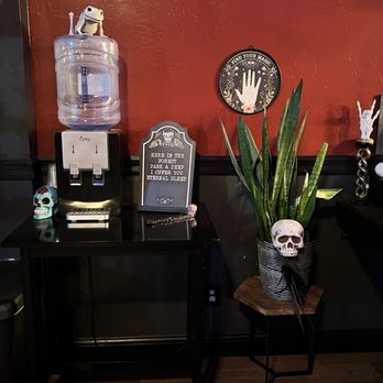 The Poisoned Apple - Cideries Near Me - Atascadero, California