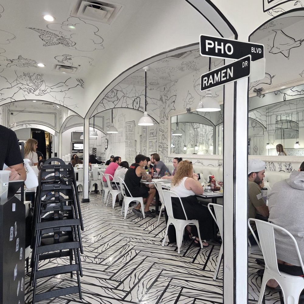 Twenty Pho Hour - interior - Noodles Near Me - Orlando, Florida