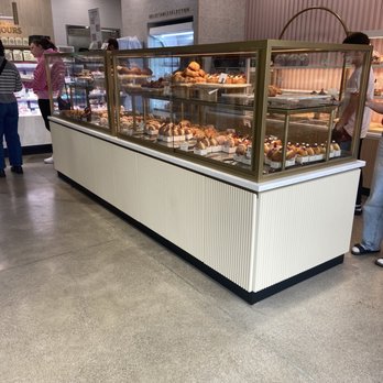 Tous les Jours - It's mostly help yourself so that the workers can make drinks - Patisserie/Cake Shop Near Me - Vancouver, Washington