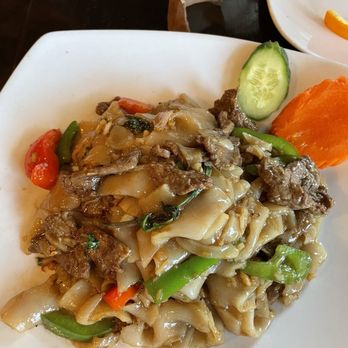 Mai Thai - Drunken Noodles - Thai Near Me - Alexandria, Virginia Mai Thai - Drunken Noodles - Thai Near Me - Alexandria, Virginia