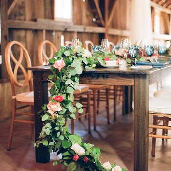 Aimee Lomeli Designs - Garland for the Bridal Party's head table - Floral Designers Near Me Aimee Lomeli Designs - Garland for the Bridal Party's head table - Floral Designers Near Me