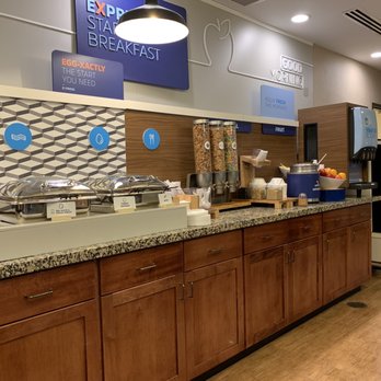 Holiday Inn Express & Suites Glendive - Breakfast bar - Venues & Event Spaces Near Me - Glendive, Montana Holiday Inn Express & Suites Glendive - Breakfast bar - Venues & Event Spaces Near Me - Glendive, Montana