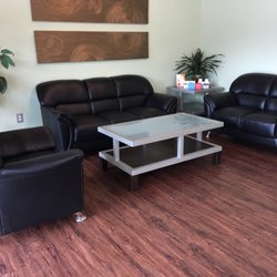 Millard Oaks Chiropractic & Massage - Adult waiting area