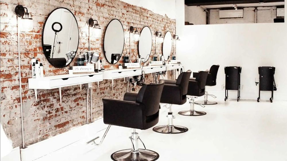 Elevate Beauty Lofts Logo