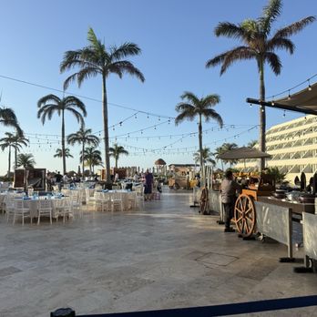Hyatt Ziva Cancun - Themed dinner night - Hotels Near Me - Cancún, ROO