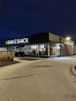 Shake Shack Vernon Hills by null