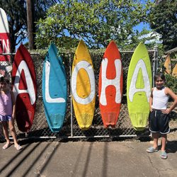 Hale’iwa Surf Shop - Outside the surf shop there's this cool photo spot to take pics!