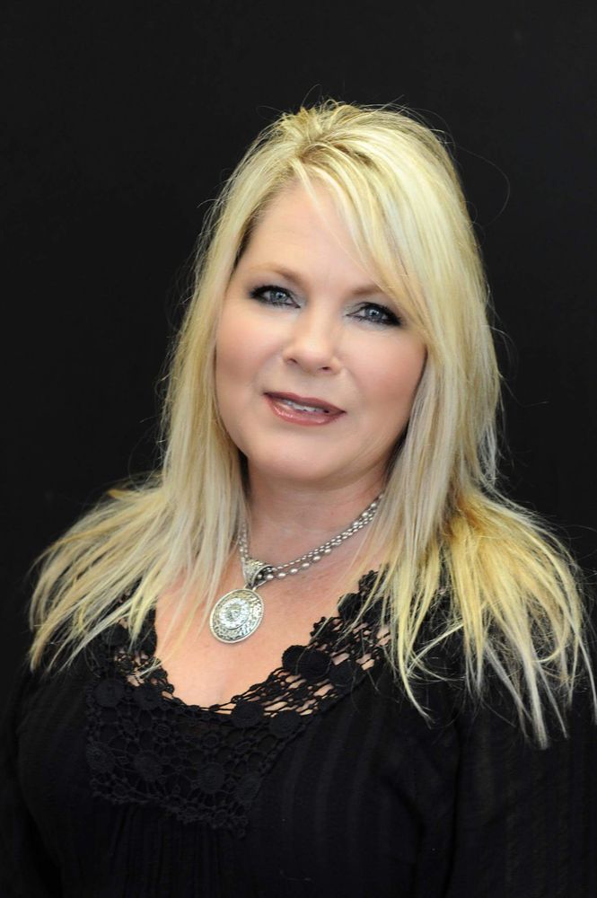 SYNTHIA SLAUGHTERRE/MAX CENTEX 1508 N. Valley Mills Dr, Waco, Texas Real Estate Agents