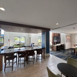 Holiday Inn Express & Suites Rochester-Victor - Holiday Inn Express Rochester-Victor
