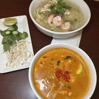 Thai St Cafe - Centennial - Red Chicken Curry & Pho Ga with shrimp - Thai Near Me - Las Vegas, Nevada Thai St Cafe - Centennial - Red Chicken Curry & Pho Ga with shrimp - Thai Near Me - Las Vegas, Nevada