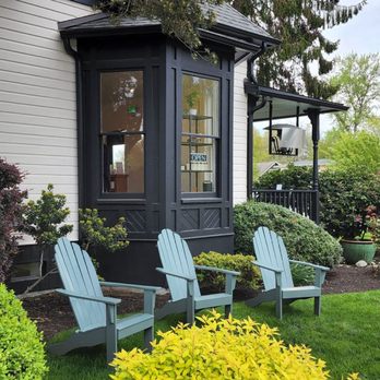 Aroma Coffee - There is seating outside. This one of several locations to sit outside. - Coffee & Tea Near Me - Fall City, Washington Aroma Coffee - There is seating outside. This one of several locations to sit outside. - Coffee & Tea Near Me - Fall City, Washington