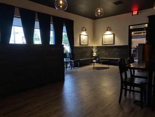 LJ's Bistro & Bar by null